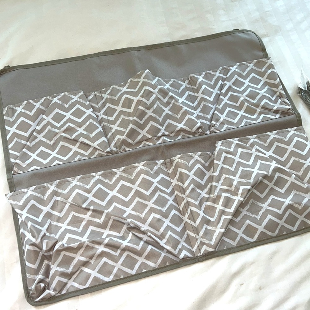 NWOT Thirty-One Hang it Pocket Organizer Dancing Diamond Print